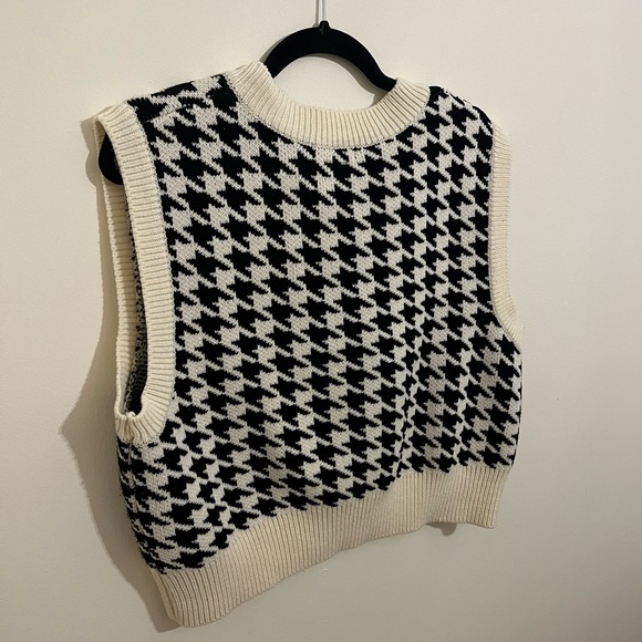 Oak + Fort Houndstooth Sweater Vest, Size Small - Picture 7 of 14